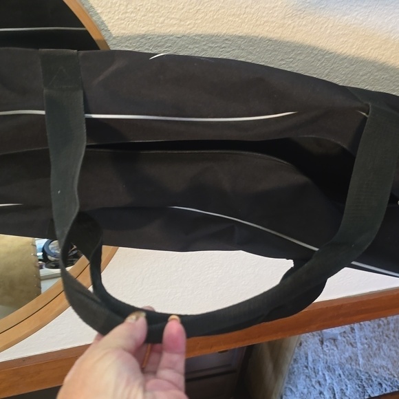 Nike Black Logo White Swoosh Bat Carrying Bag Handles Sports Baseball - Picture 6 of 7